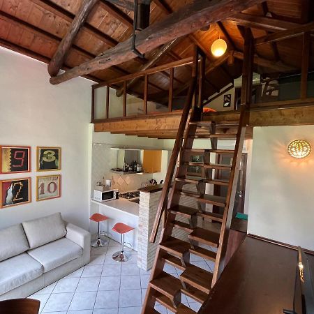 La Casa Gialla Cagliari Esterno foto