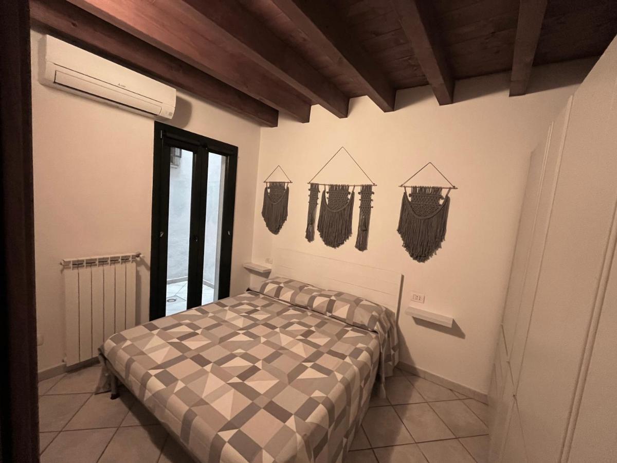 La Casa Gialla Cagliari Esterno foto