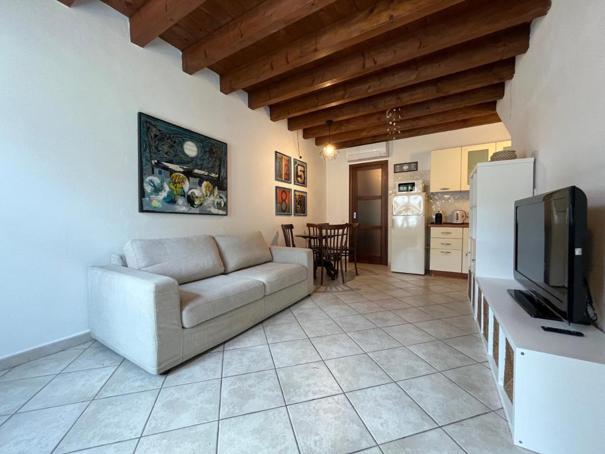 La Casa Gialla Cagliari Esterno foto