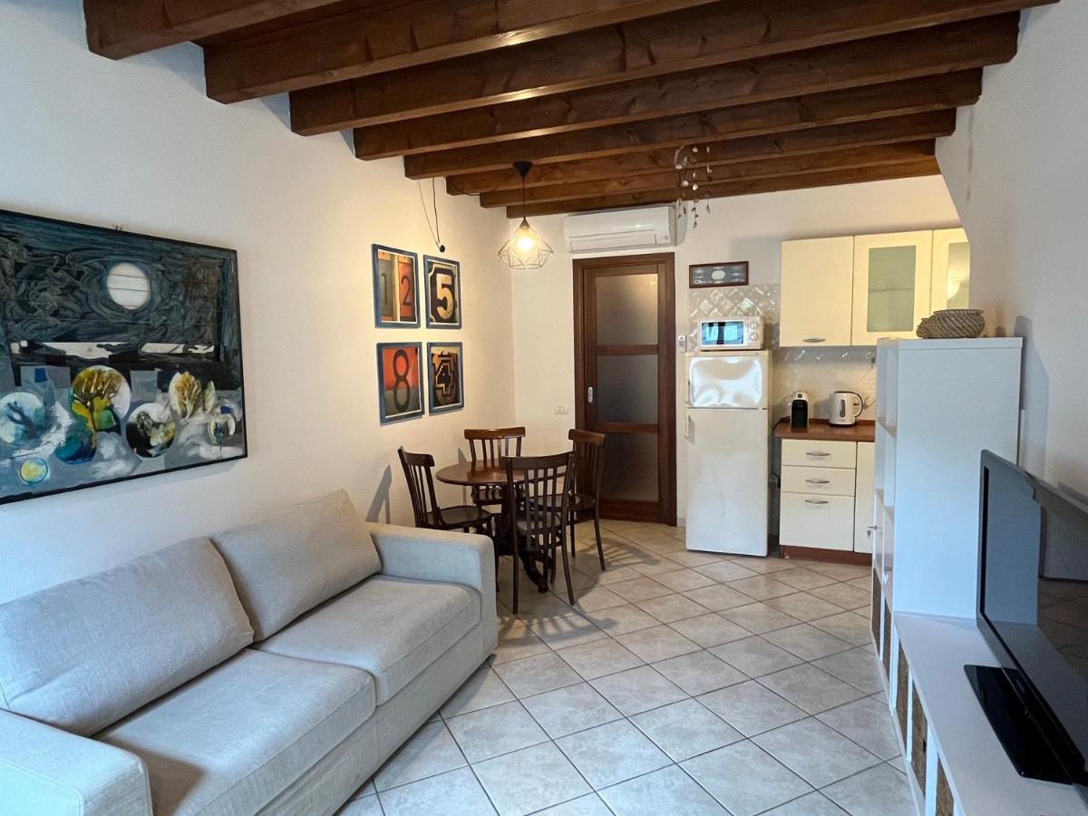 La Casa Gialla Cagliari Esterno foto